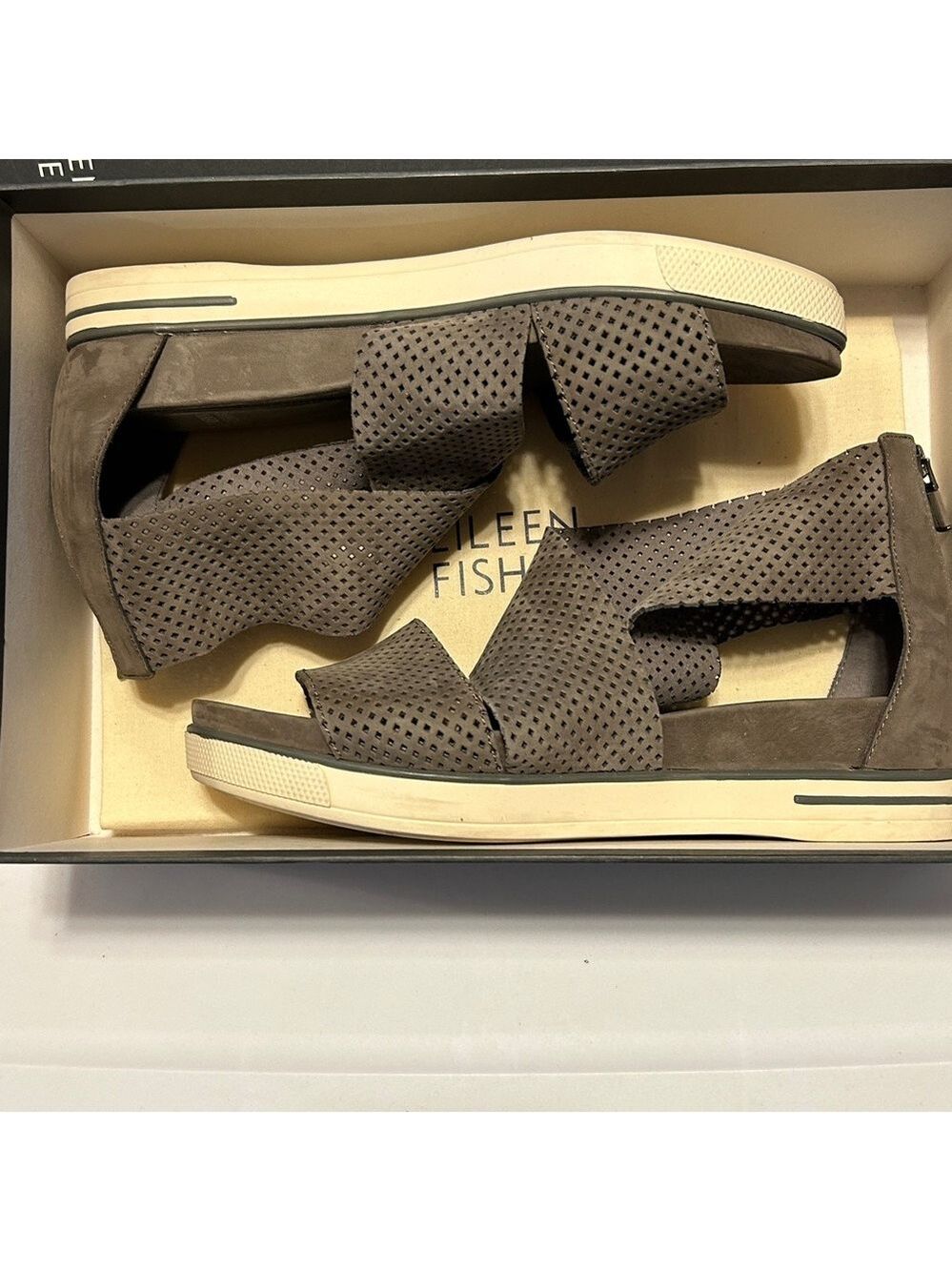 Eileen Fisher woman’s Dark gray Sandals. Size 9 1/2 M. Good condition. Zip back - Picture 10 of 11